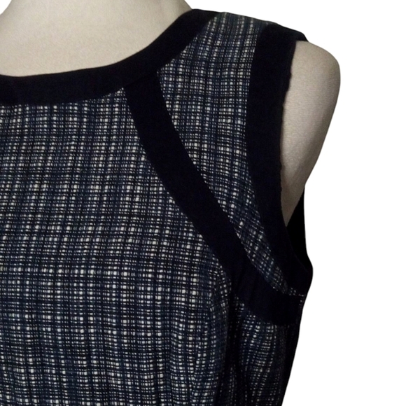 Talbots Navy Blue White Textured Tweed Classic Sheath Dress Midi Length Size 4 - Picture 4 of 9